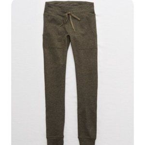 American Eagle Play Pocket Legging